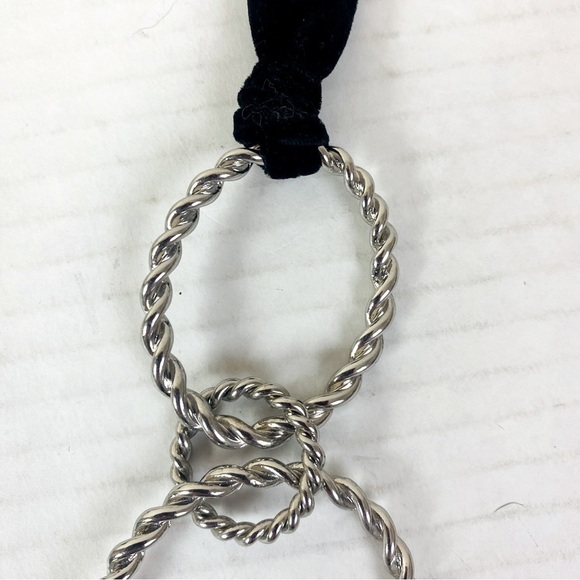 Chico’s Chanelle Silver Twisted Linked Ring Velvet Strap Necklace - Picture 3 of 5